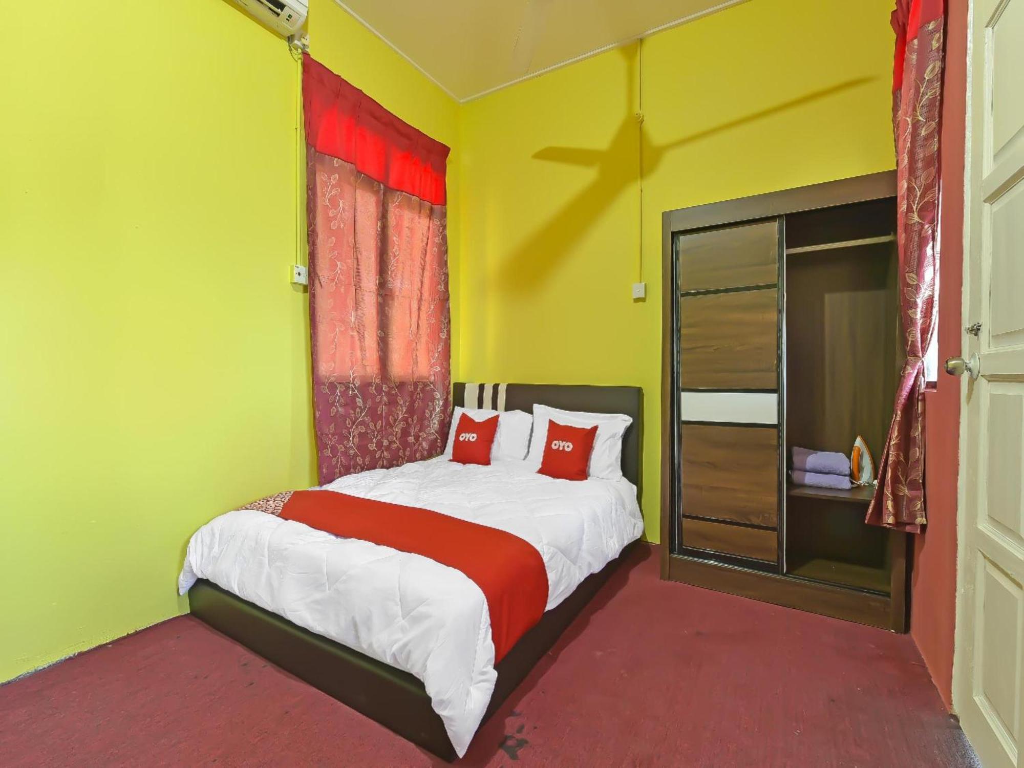 Oyo 90744 Bari Indah Beach Resort Куала-Тренгану Экстерьер фото